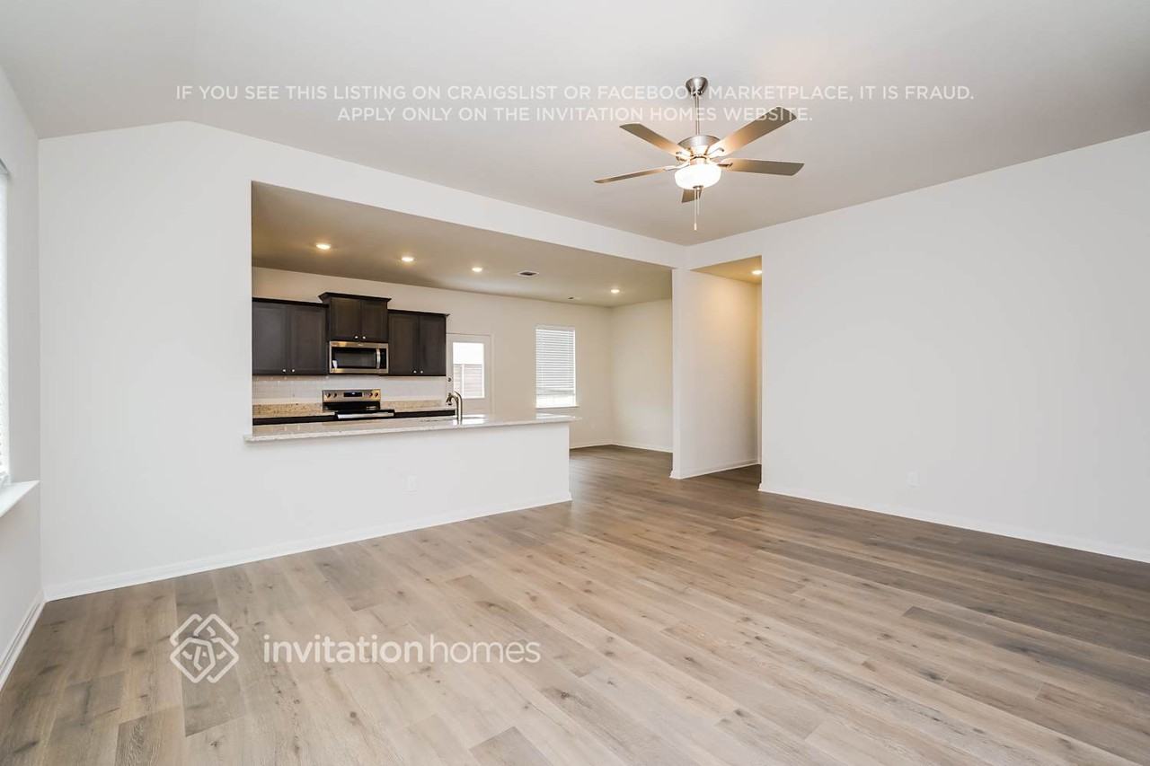 10033 Pilot Place - Photo 4 of 17