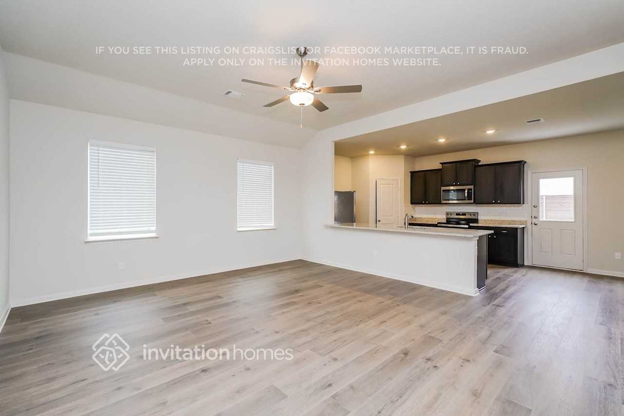 10033 Pilot Place - Photo 5 of 17