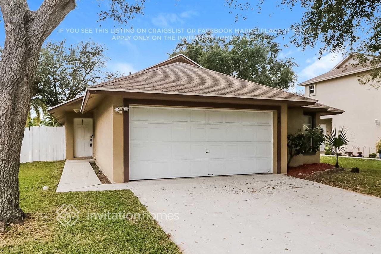 106 Pennock Landing Cir - Photo 3 of 17