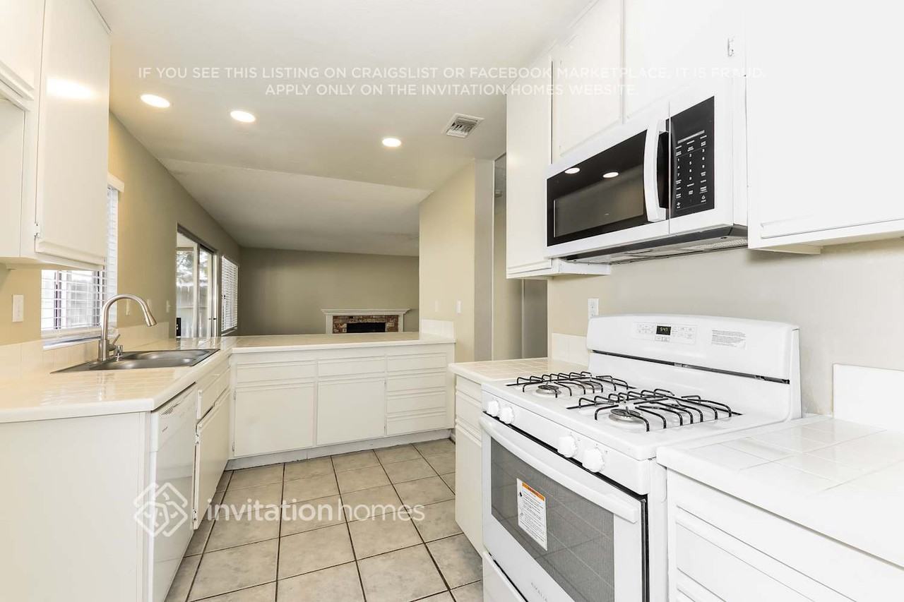 7839 Strathmore Road - Photo 5 of 15