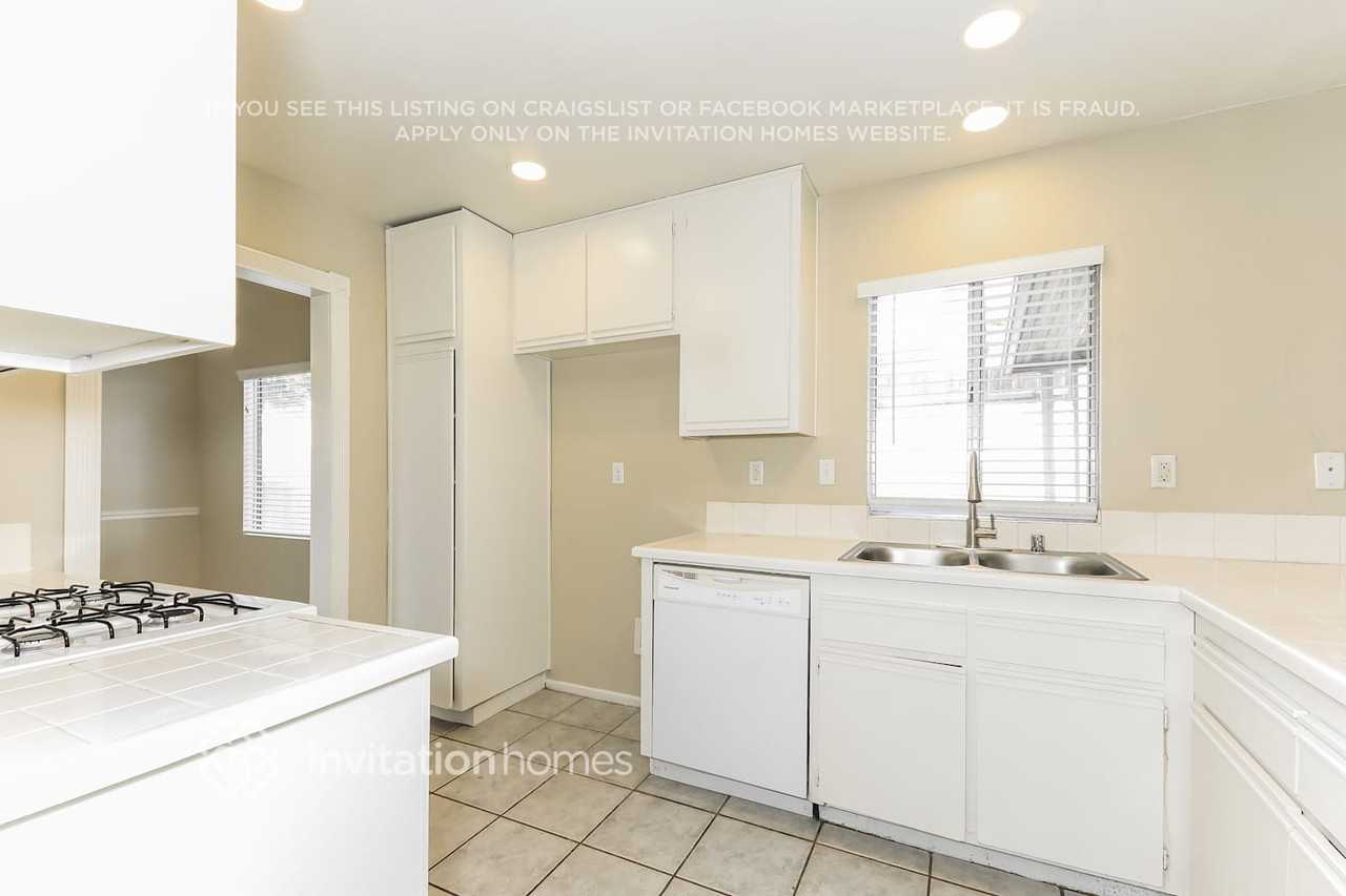 7839 Strathmore Road - Photo 6 of 15