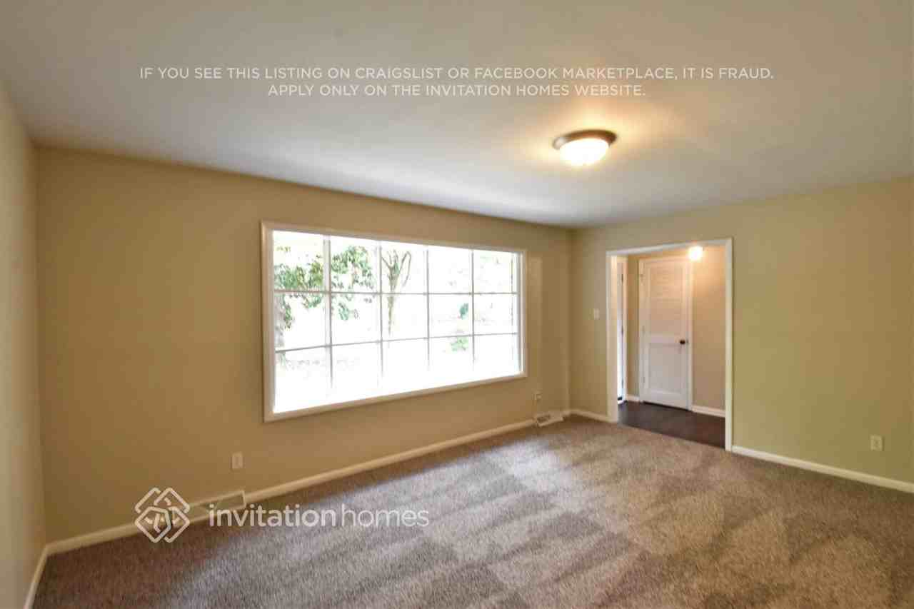 1447 Mcilroy Road - Photo 2 of 12