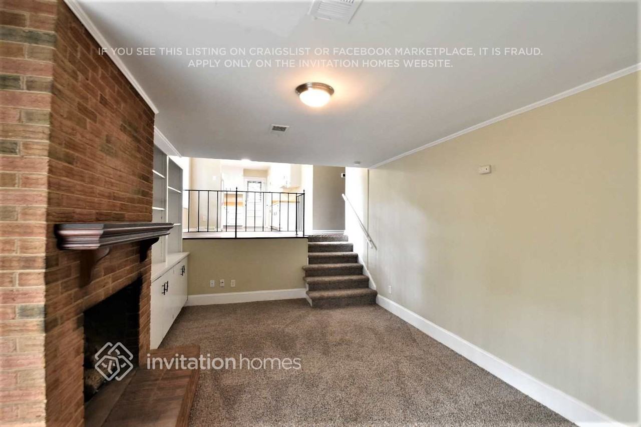 1447 Mcilroy Road - Photo 3 of 12