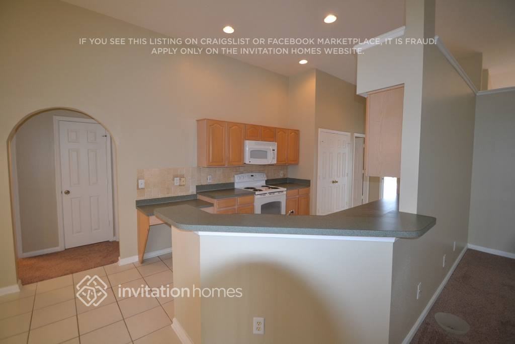 2732 Heron's Landing Boulevard - Photo 3 of 8