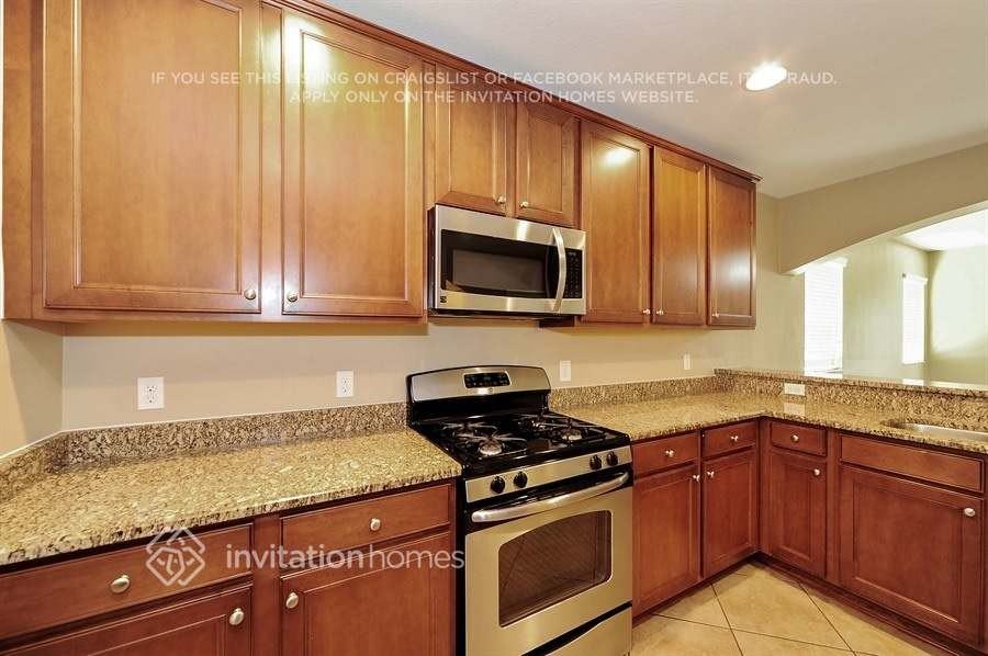 5949 Beacon Park Street - Photo 3 of 19