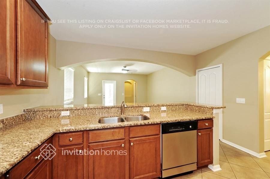 5949 Beacon Park Street - Photo 4 of 19