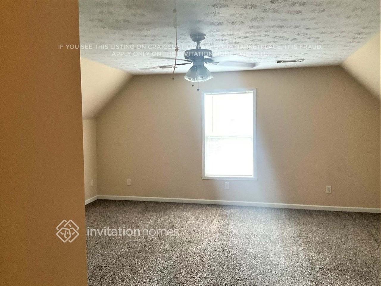 3878 Summer Leigh Court - Photo 3 of 9