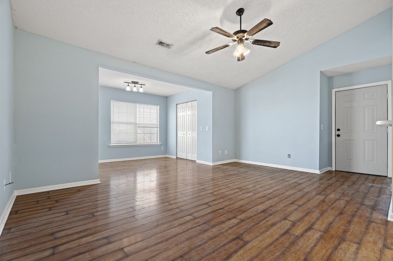 527 Third Loop Road #1 - Photo 4 of 25