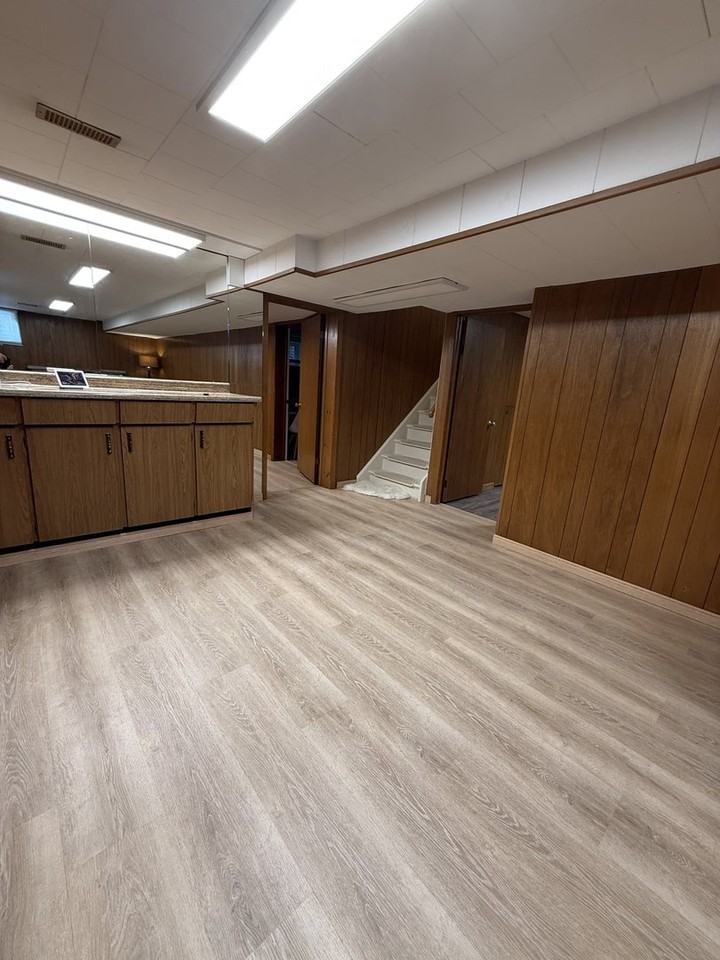 223 Old Yonge Street - Photo 3 of 8