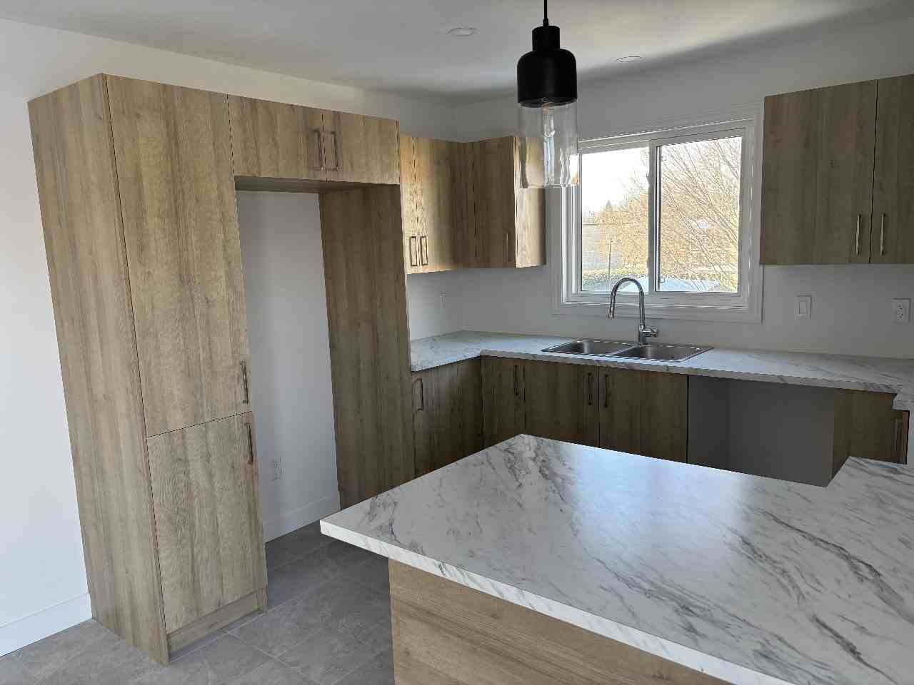 770 Rue Mondor - Photo 2 of 12