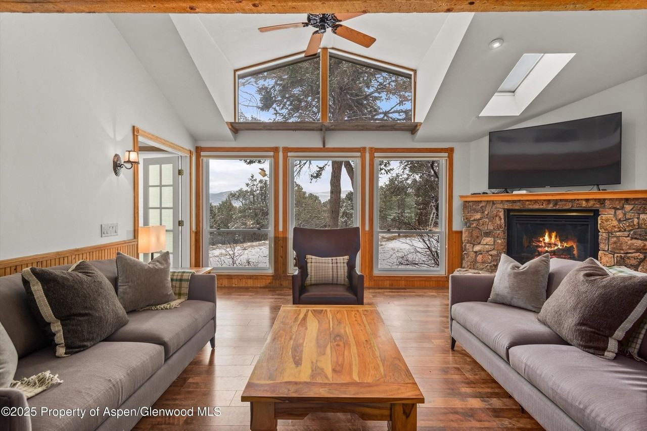 481 Crystal Springs Mountain Road - Photo 4 of 43