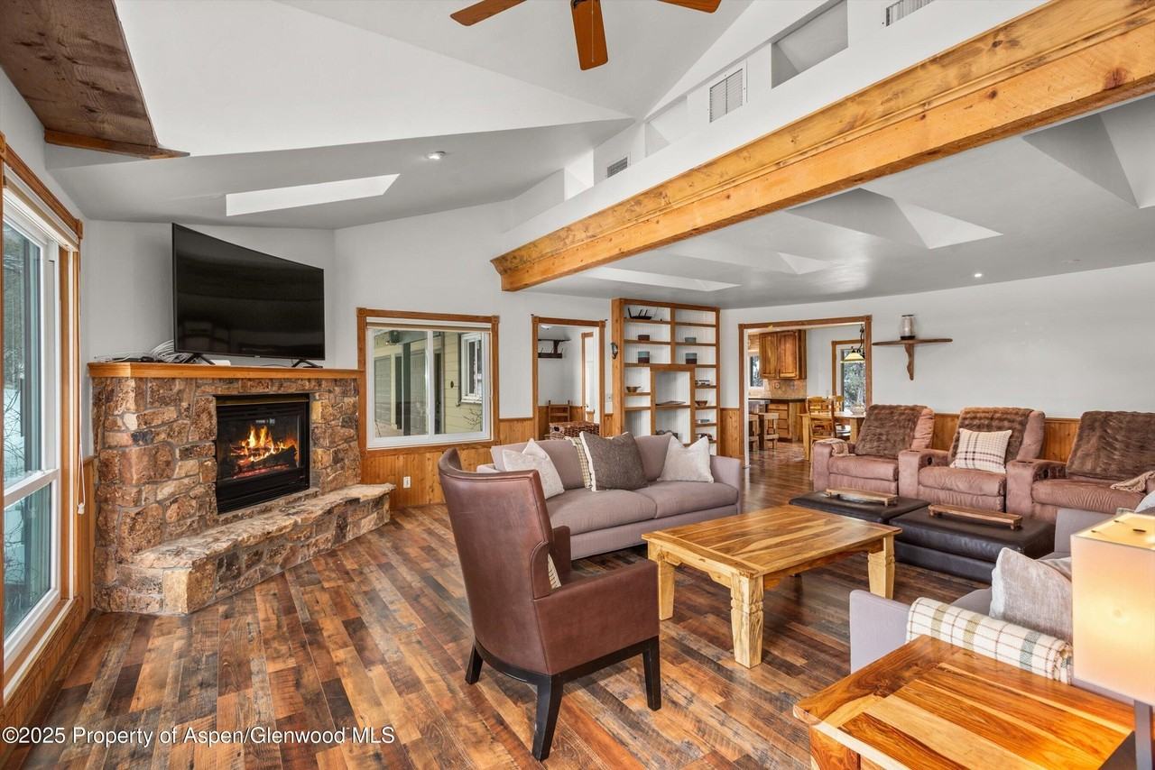 481 Crystal Springs Mountain Road - Photo 5 of 43