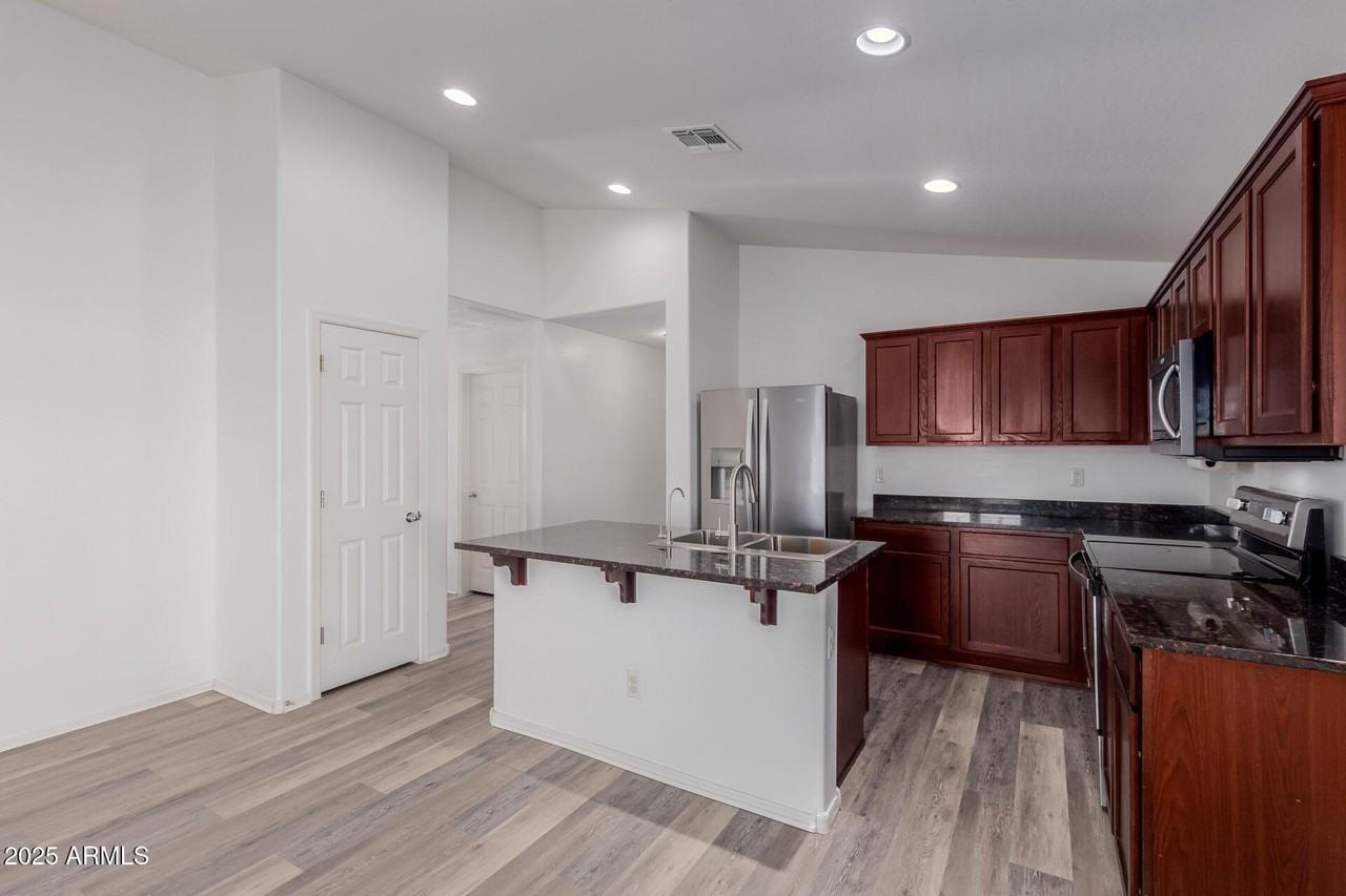 231 South 197th Avenue - Photo 4 of 37