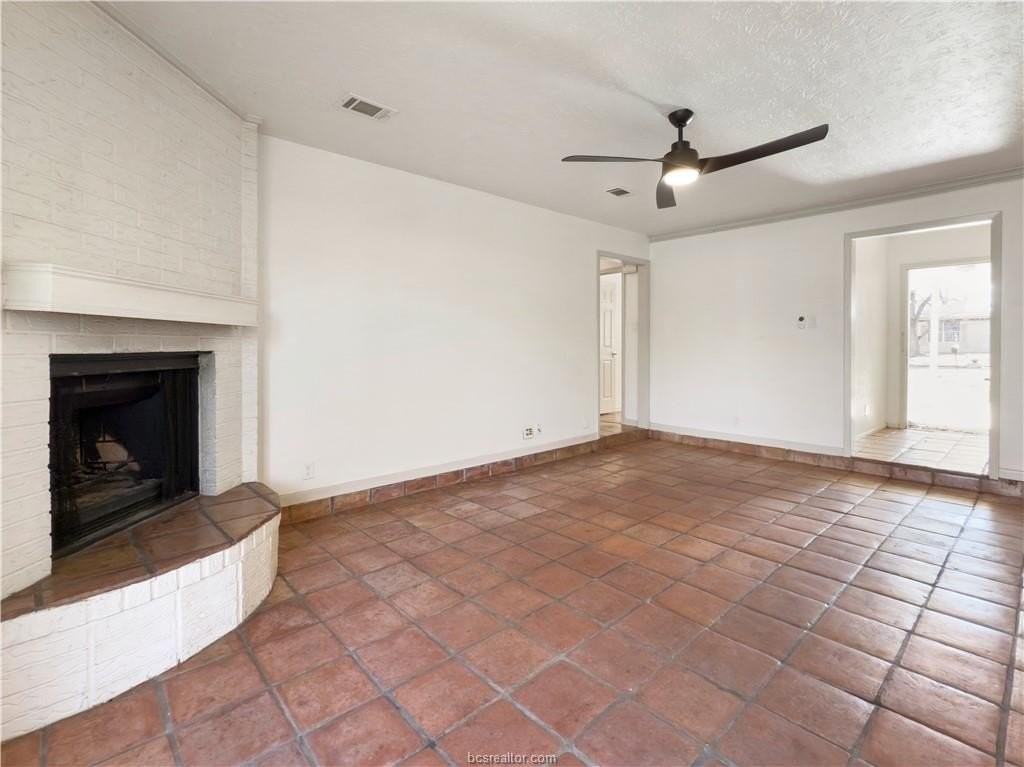 3003 Highwood Lane - Photo 4 of 21