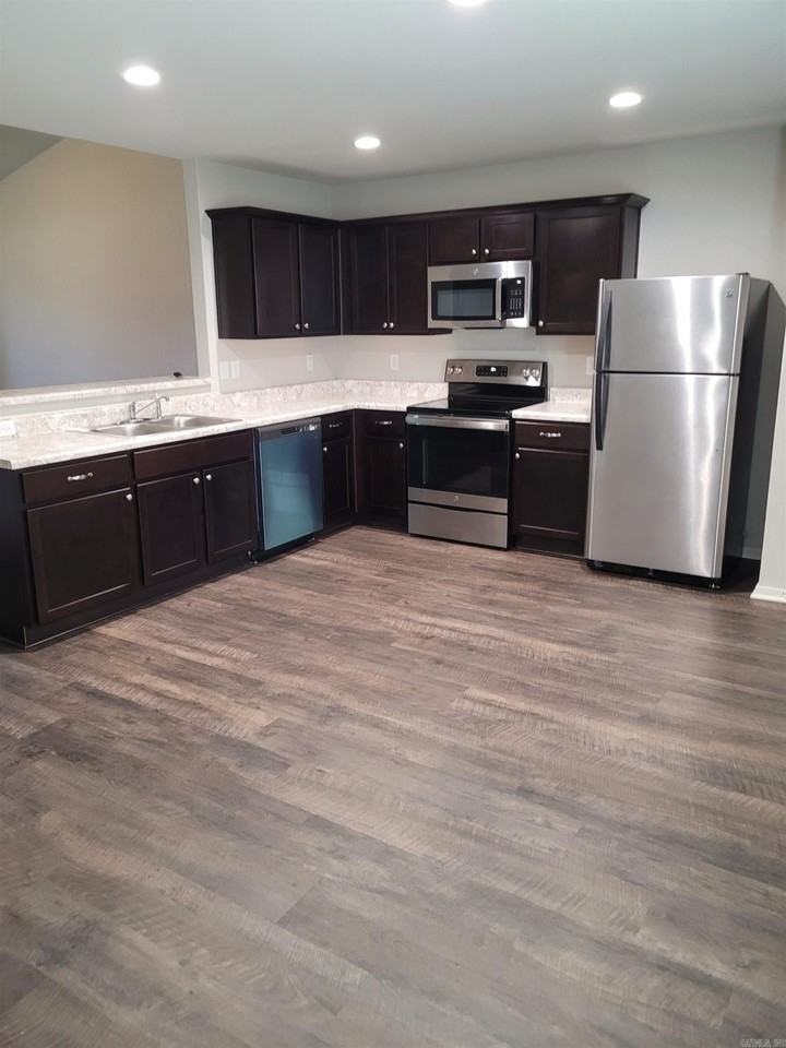 27 Saunder Drive - Photo 5 of 14