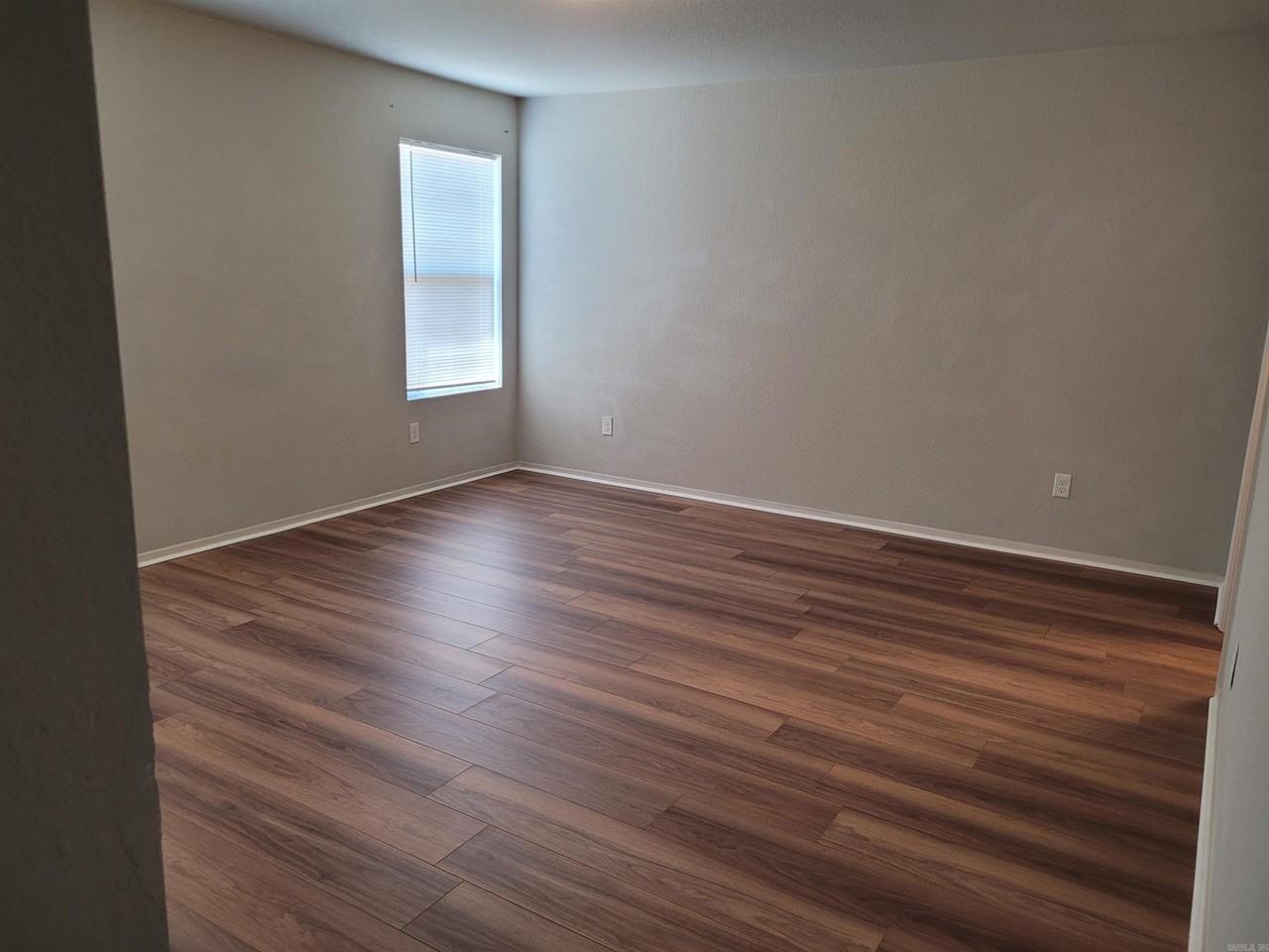 27 Saunder Drive - Photo 7 of 14