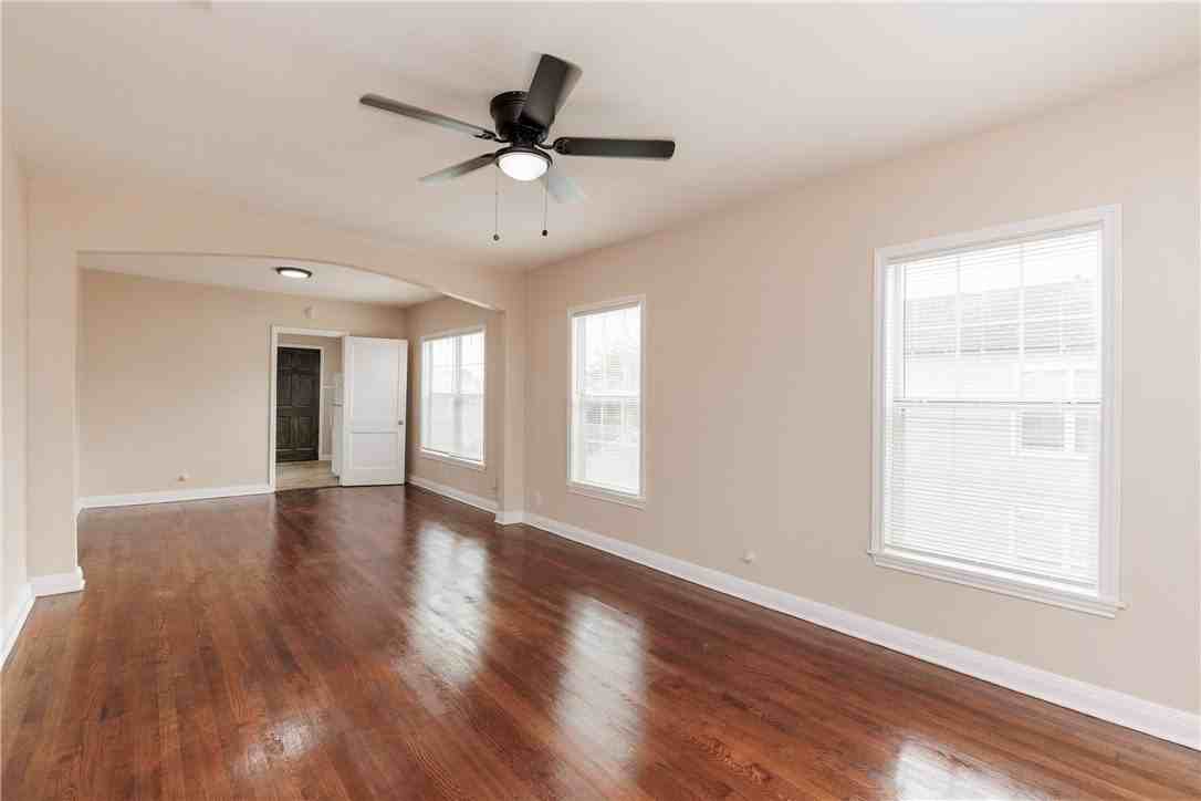 465 S TX Street - Photo 4 of 28