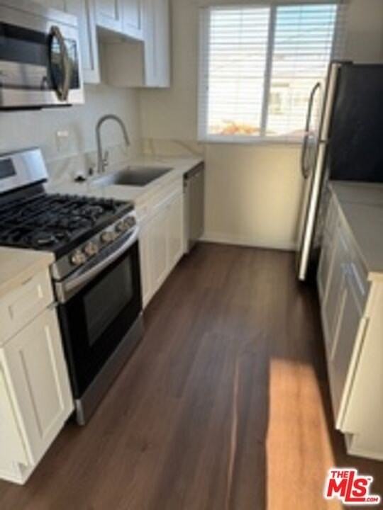 2424 Ocean Park Boulevard #7 - Photo 4 of 8