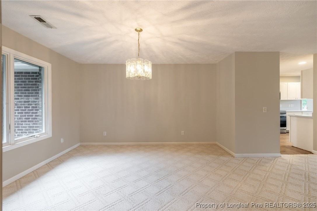 789 Daphne Lane - Photo 5 of 36