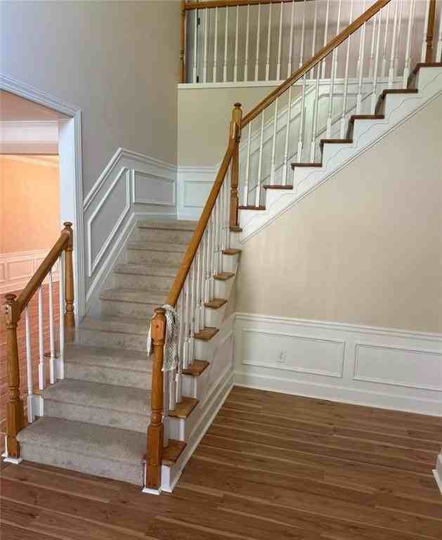 2323 Briarleigh Way - Photo 6 of 11