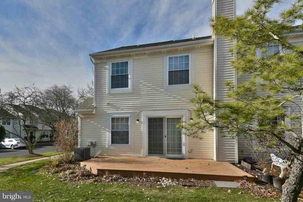 6403 Rolling Hill Drive - Photo 4 of 30