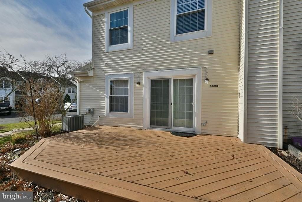 6403 Rolling Hill Drive - Photo 6 of 30