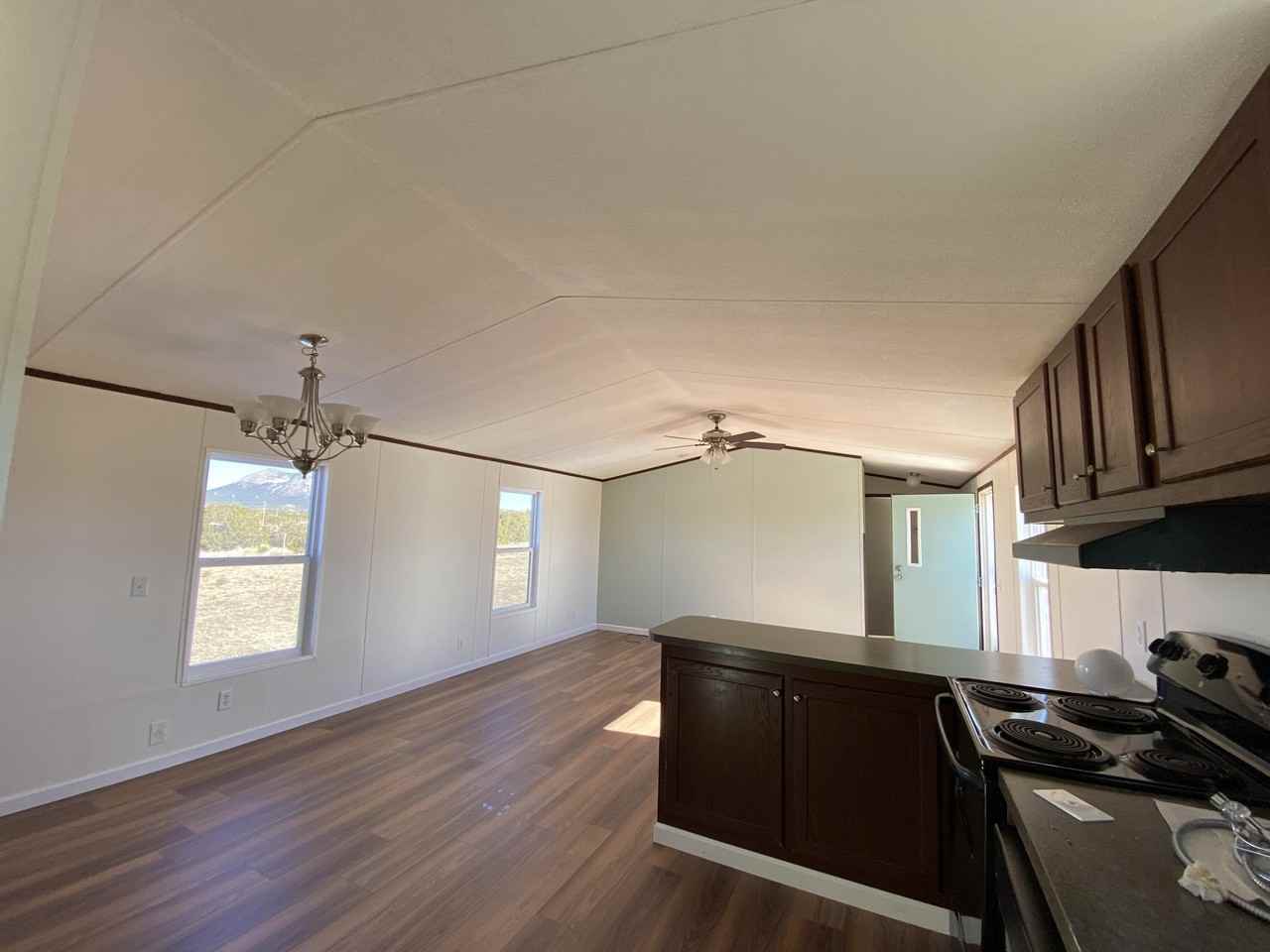 533 Frost Road East - Photo 5 of 16