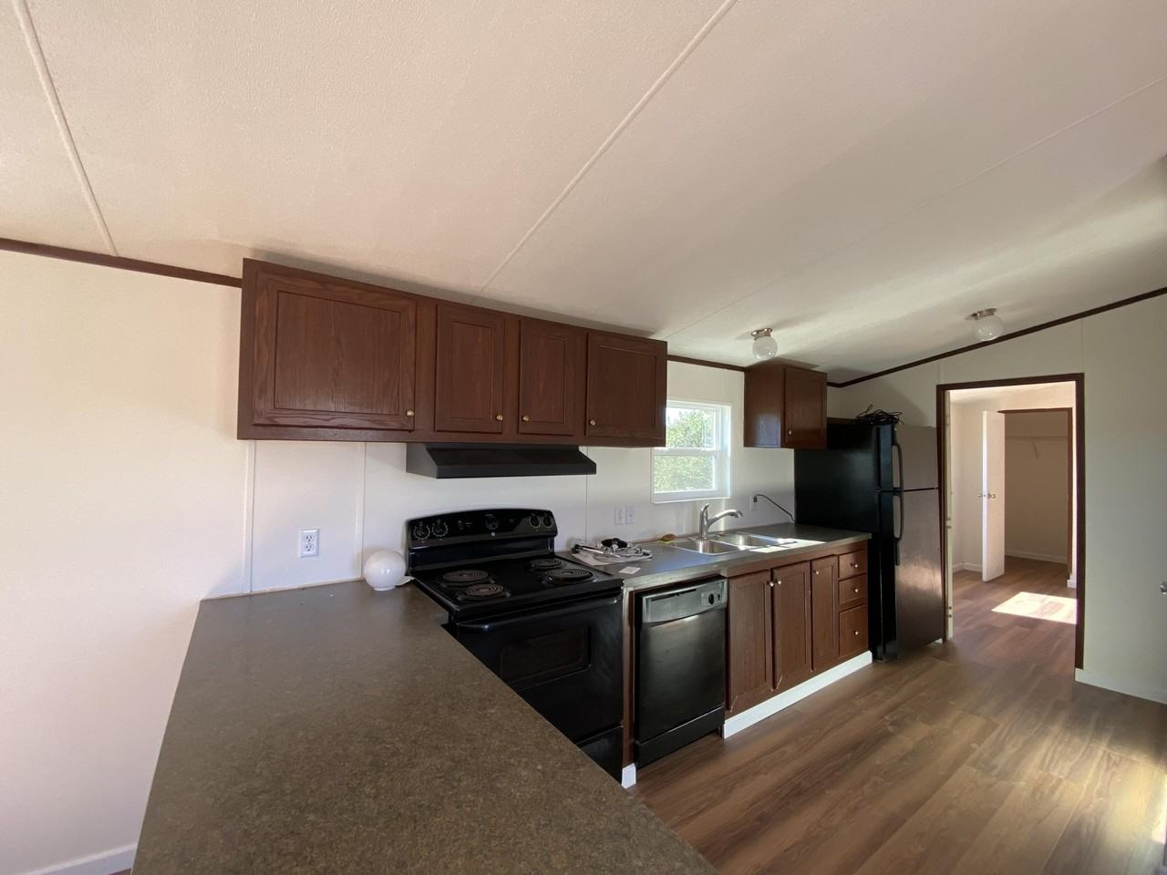 533 Frost Road East - Photo 6 of 16