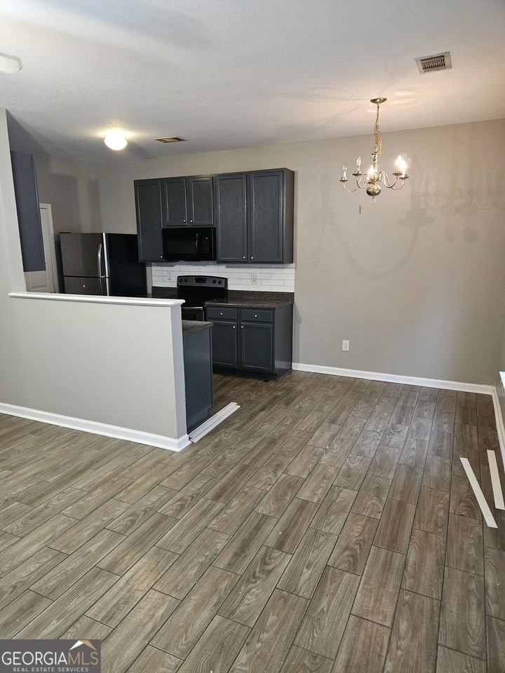 180 Brookview Drive - Photo 7 of 17