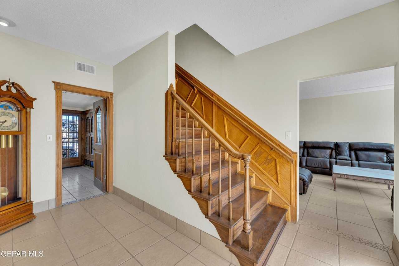 2153 Trawood Dr - Photo 5 of 50