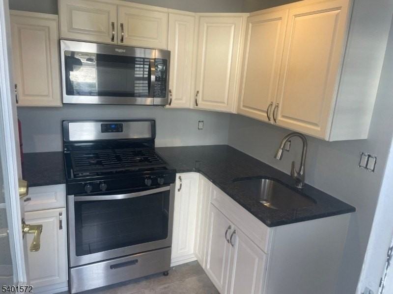 666 Mount Hope Avenue - Photo 4 of 4