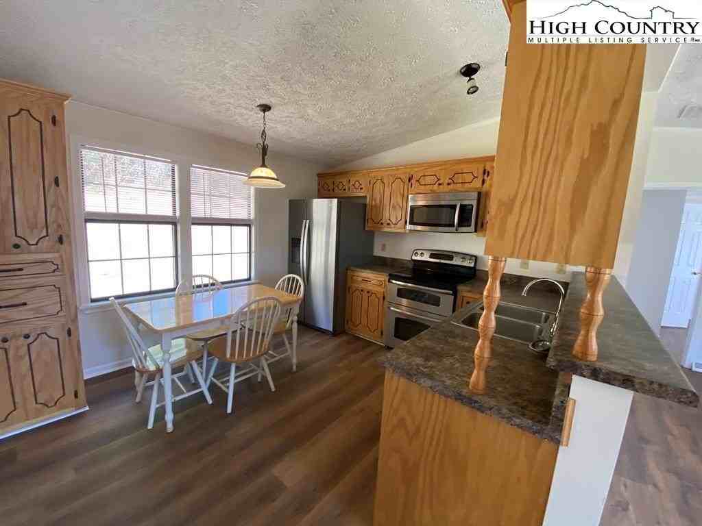 462 Hartsoe Road - Photo 4 of 17