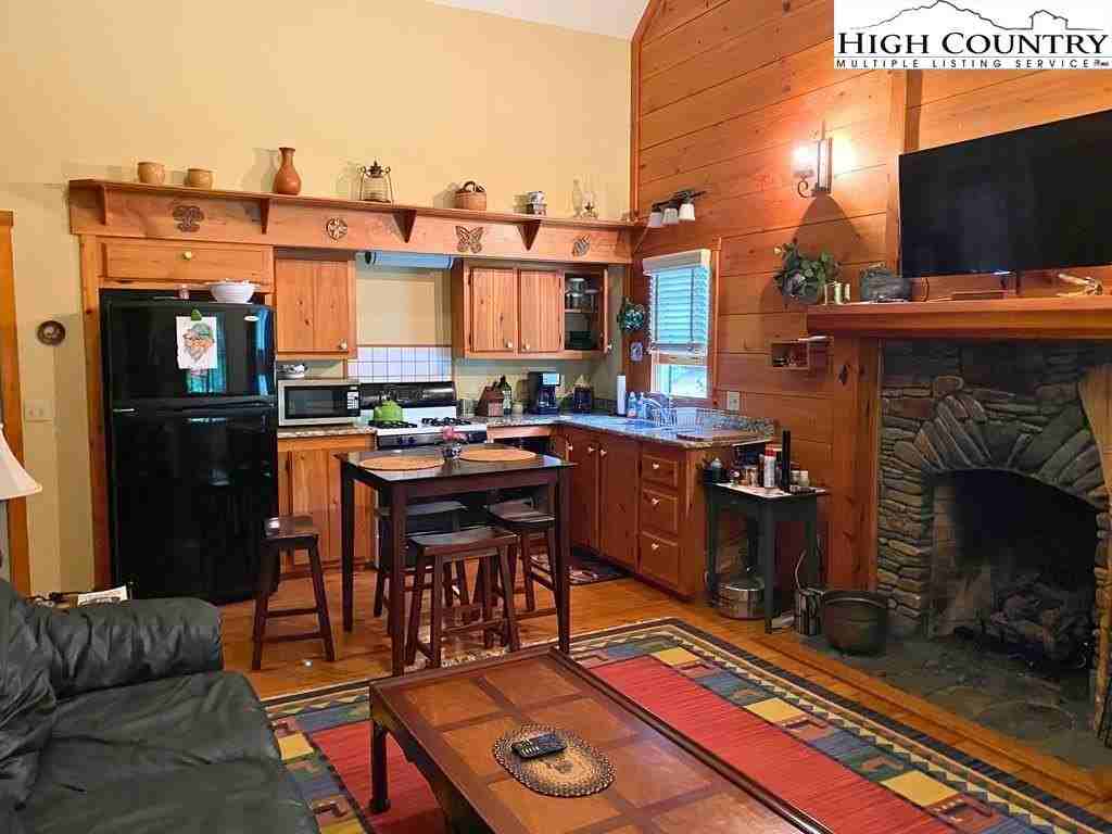 405 Ballous Mill Road - Photo 4 of 13