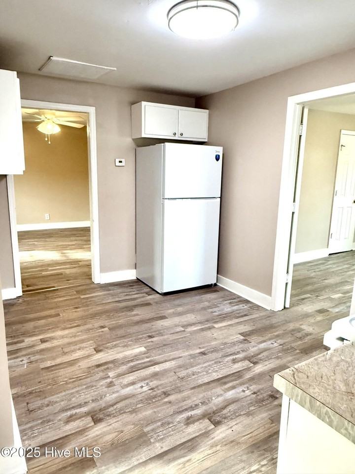 728 West Street - Photo 3 of 11