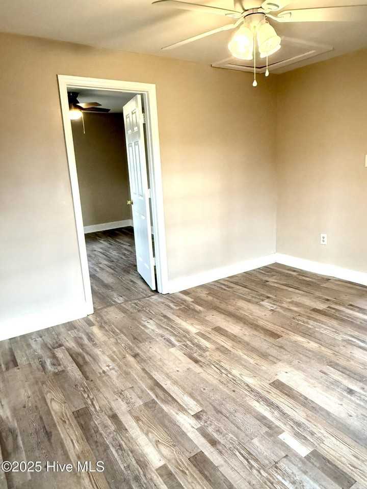 728 West Street - Photo 6 of 11