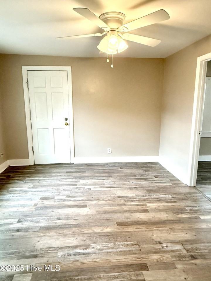 728 West Street - Photo 7 of 11