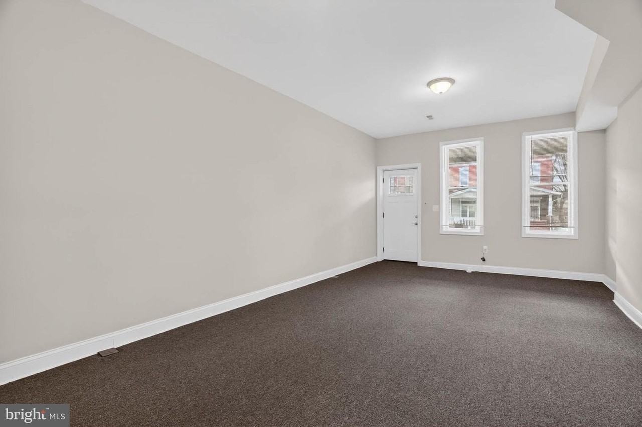 2942 Arunah Avenue - Photo 6 of 30