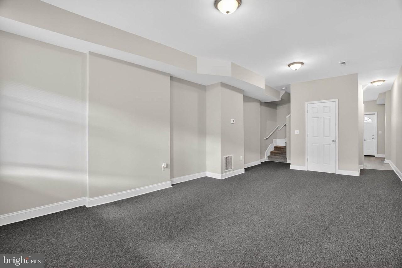 2942 Arunah Avenue - Photo 7 of 30