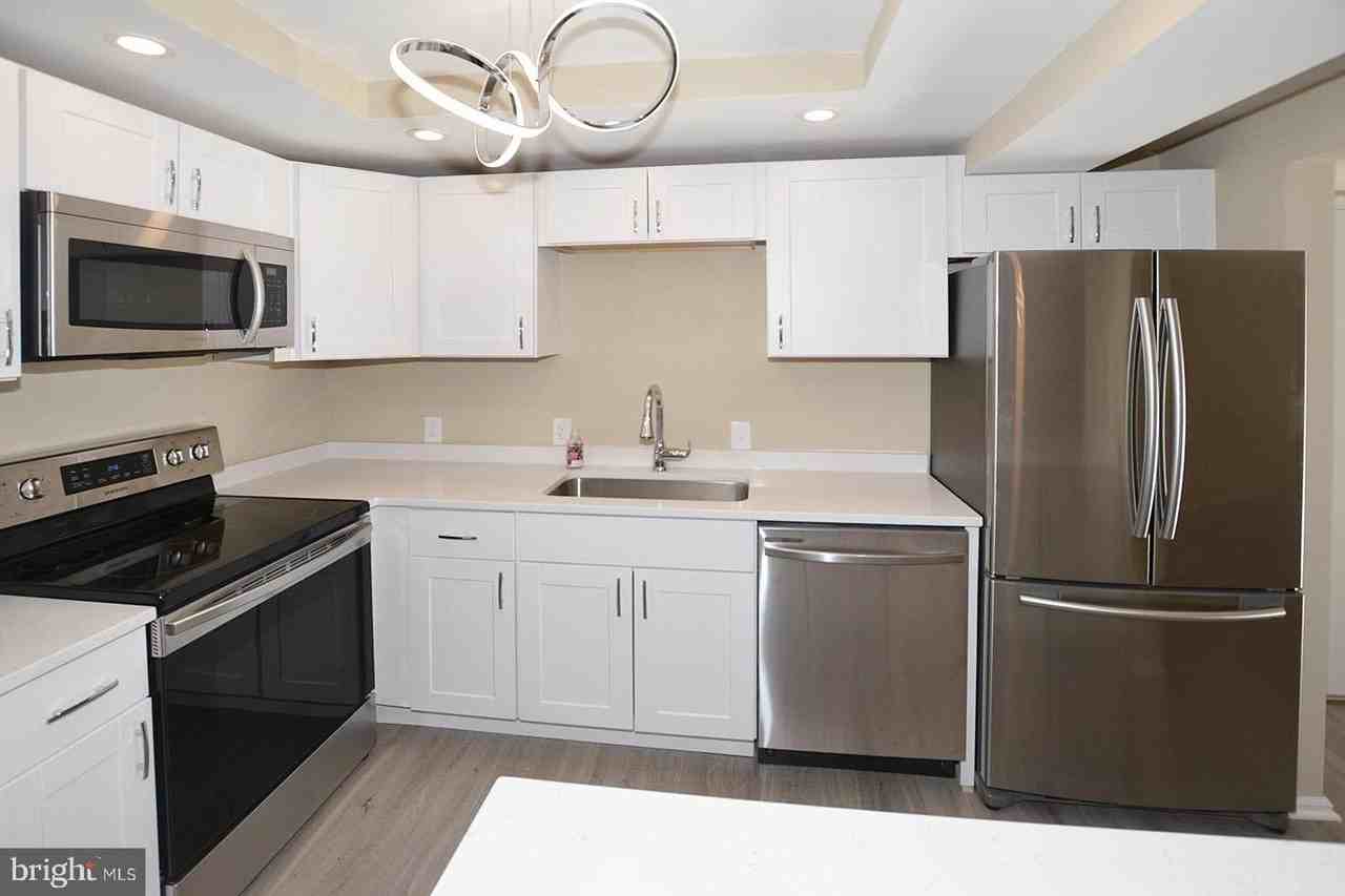 7621 Provincial Drive - Photo 4 of 21