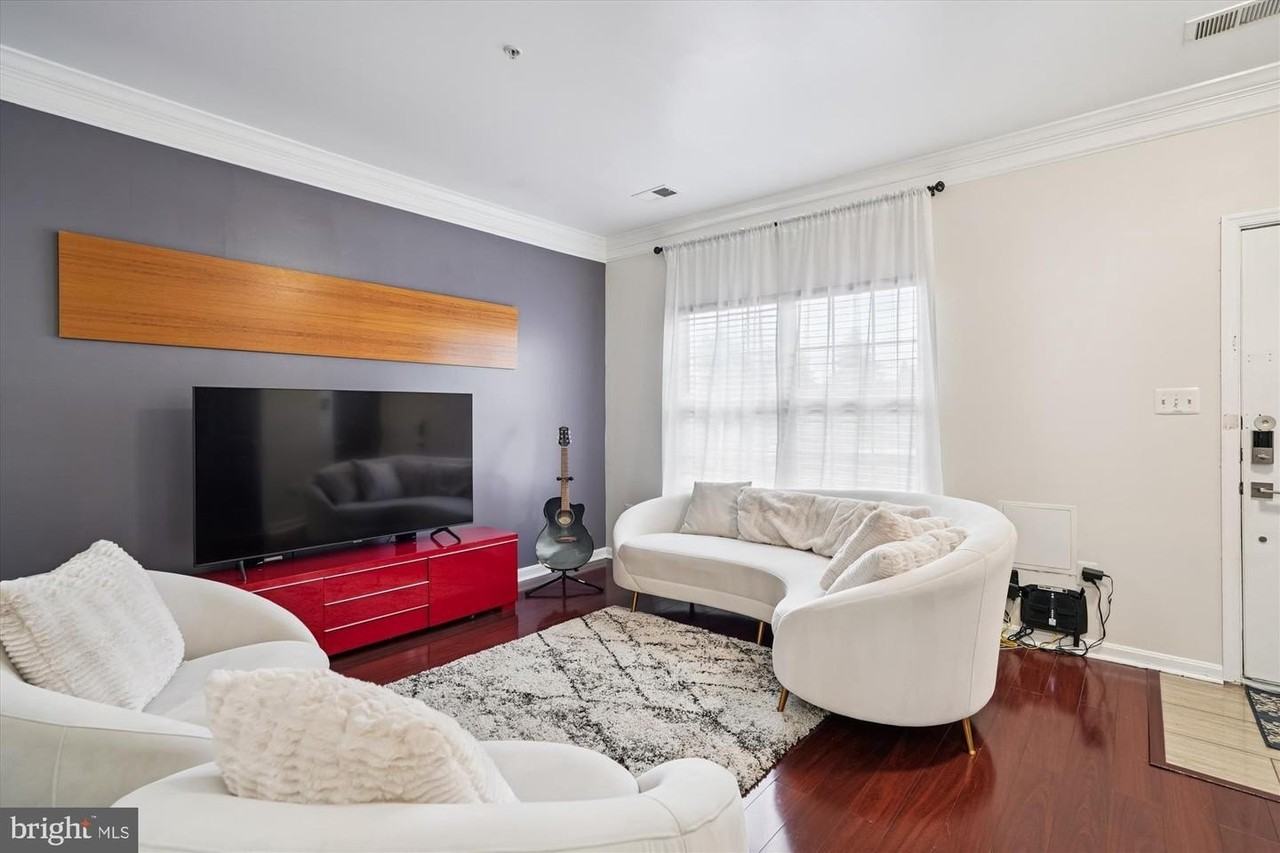 7410 Langholm Way - Photo 3 of 18