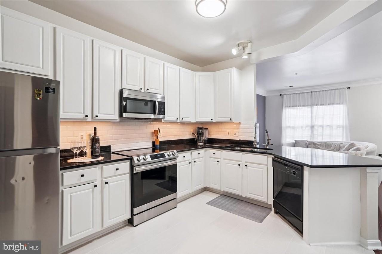 7410 Langholm Way - Photo 7 of 18