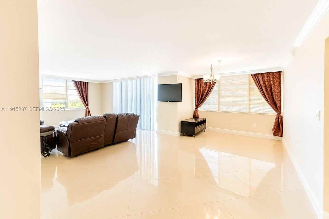 2780 Northeast 183rd Street #717 - Photo 4 of 27