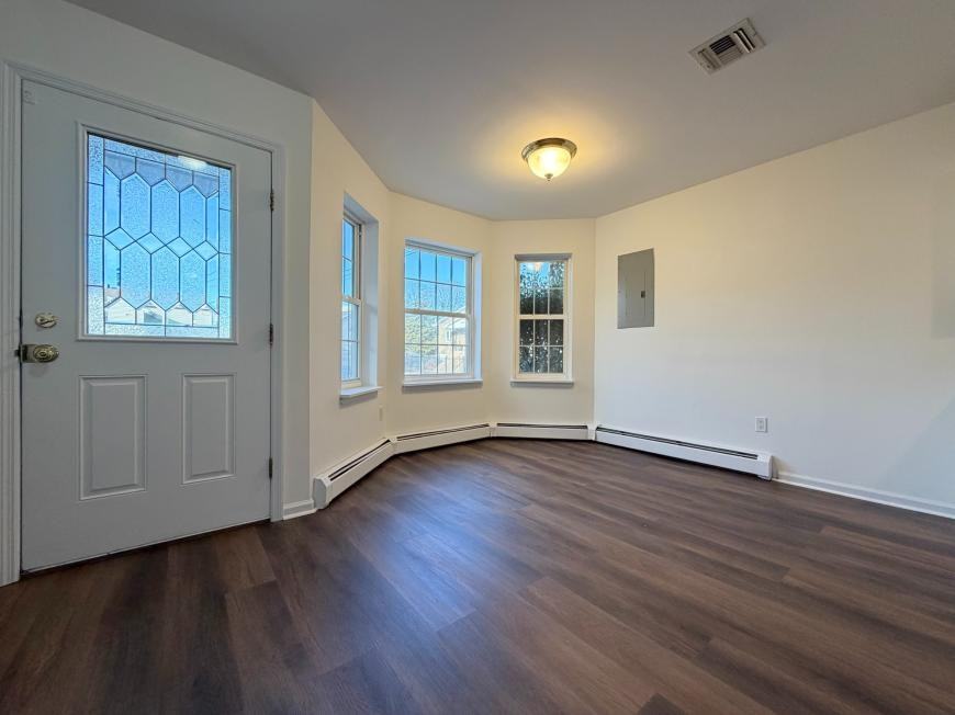 36 Rockland St - Photo 5 of 10