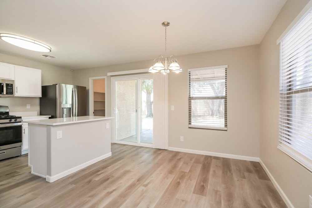 2602 S Shelby - Photo 6 of 16