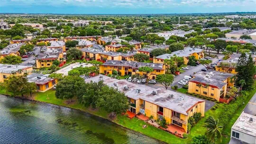 13761 Sw 84th St #F - Photo 4 of 37