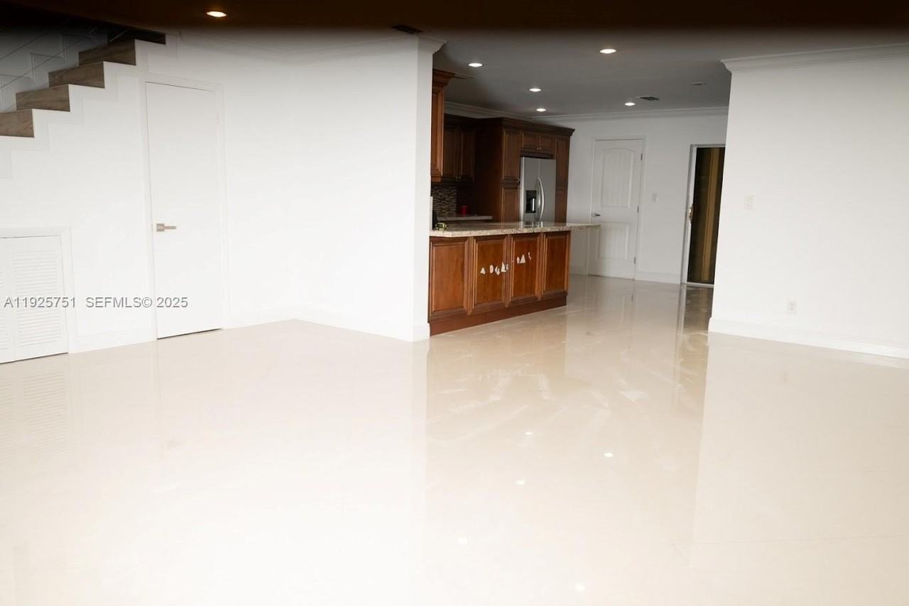 13761 Sw 84th St #F - Photo 5 of 37