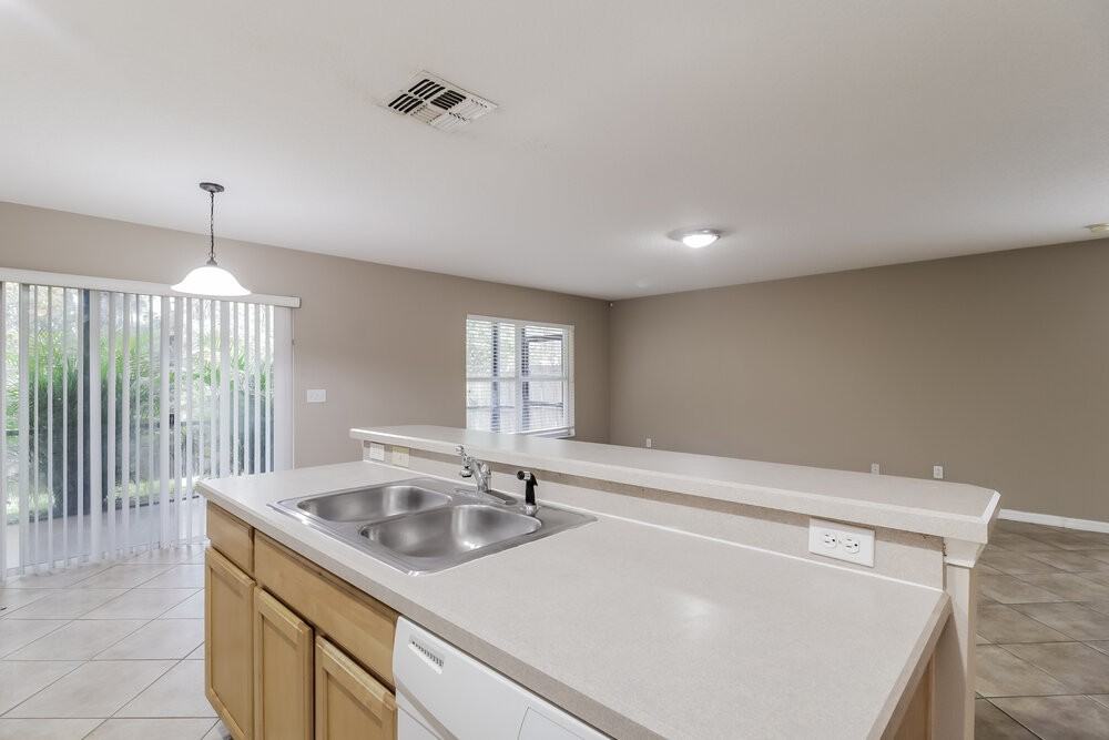 2010 Stone Abbey Boulevard - Photo 7 of 17