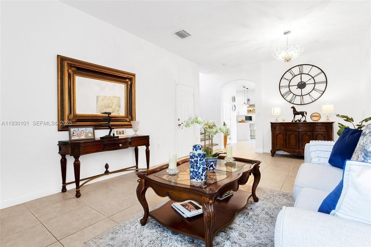 13285 Southwest 128th Passage #13285 - Photo 4 of 32