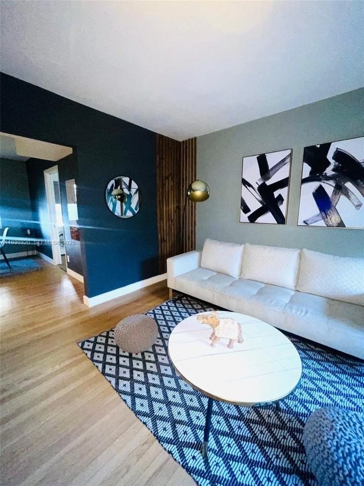 9140 Northeast 8th Avenue #3H - Photo 6 of 15