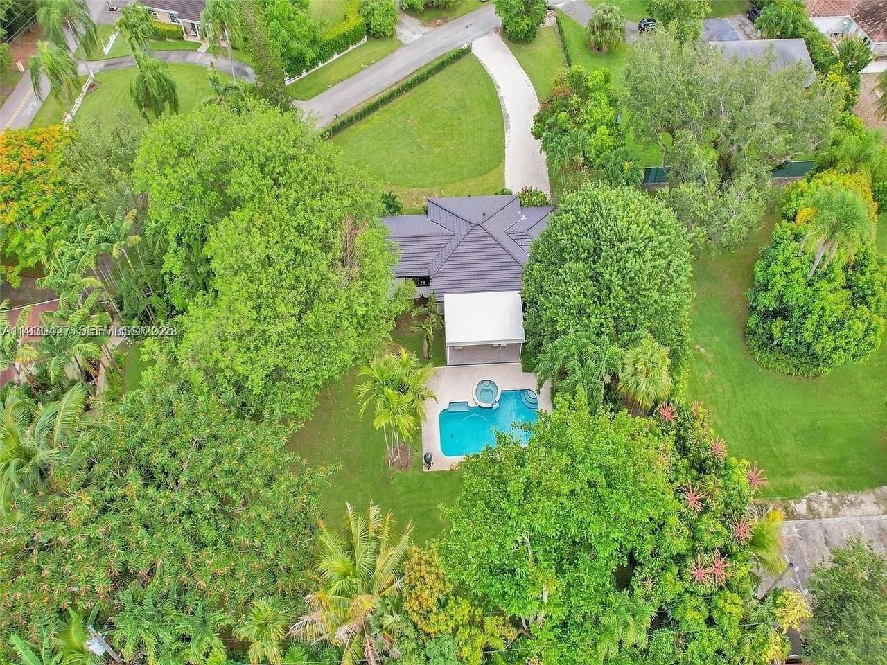 5705 Southwest 60th Avenue #NA - Photo 2 of 34